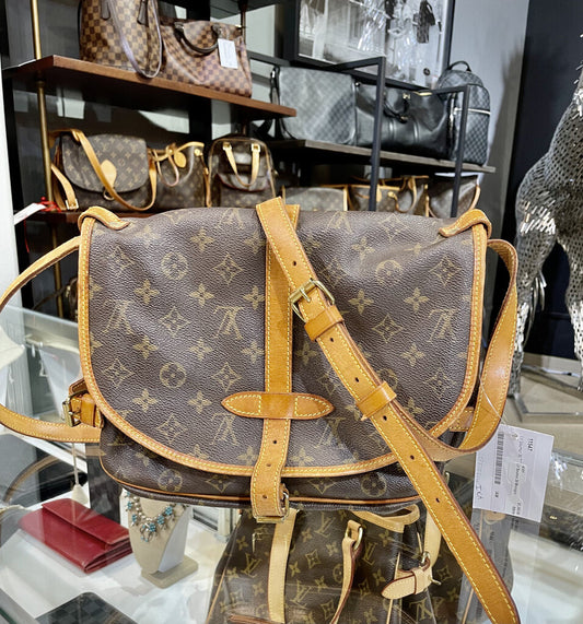 LV Saumur 30 Monogram