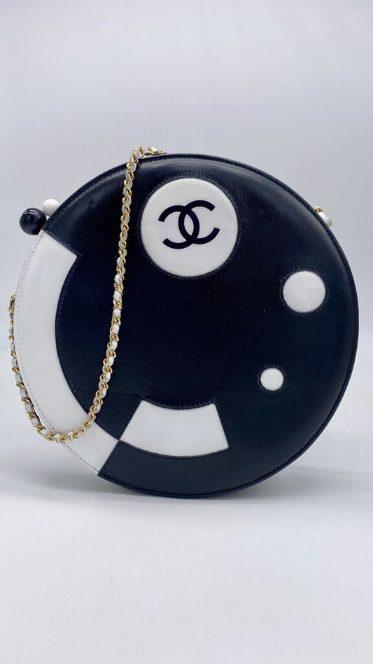 Chanel Blk&wht Circle