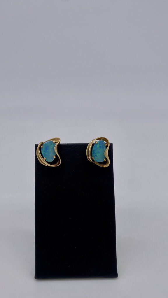 14kt Yg Dublet Opal Studs