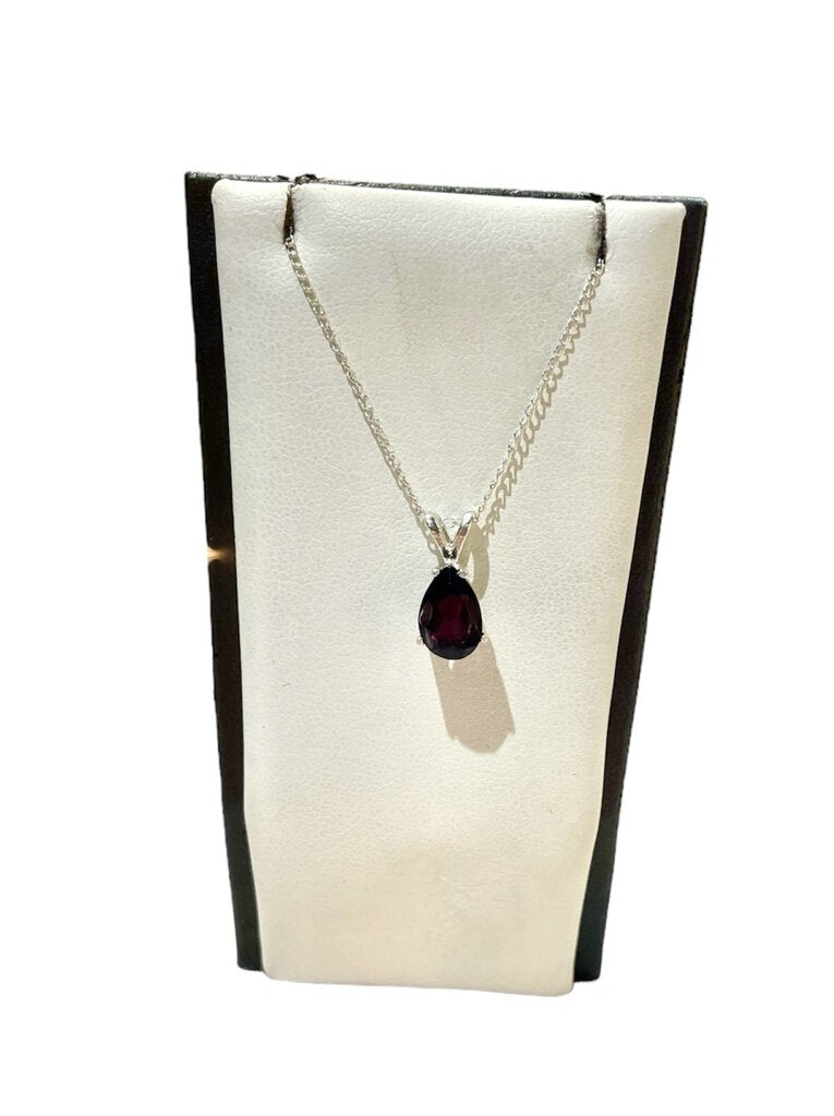 SS PEAR SHAPE GARNET ON 18" CHAIN