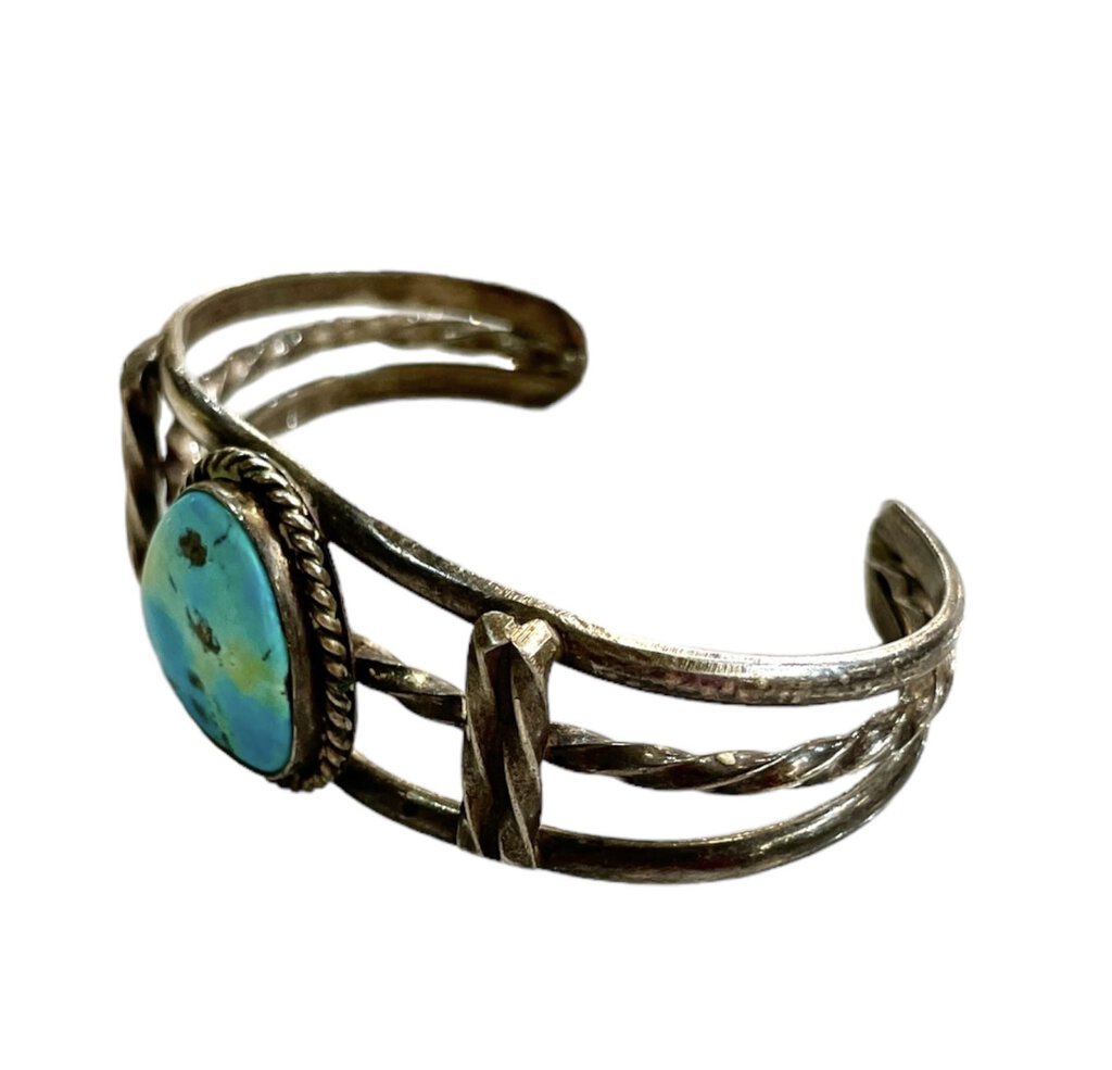 SS OVAL TURQ CUFF BRACELET W/TWISTED METAL DESIGN