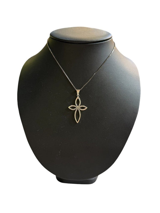 SS LOOP DESIGN CROSS PENDANT ON CHAIN