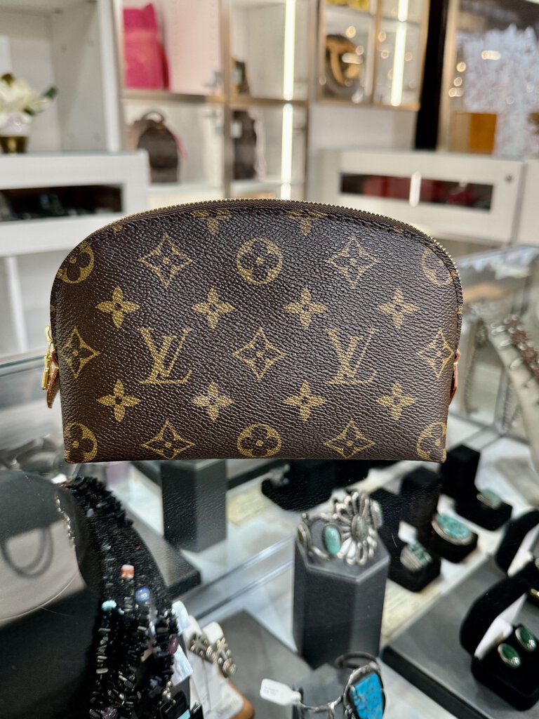 LV COSMETIC MONOGRAM